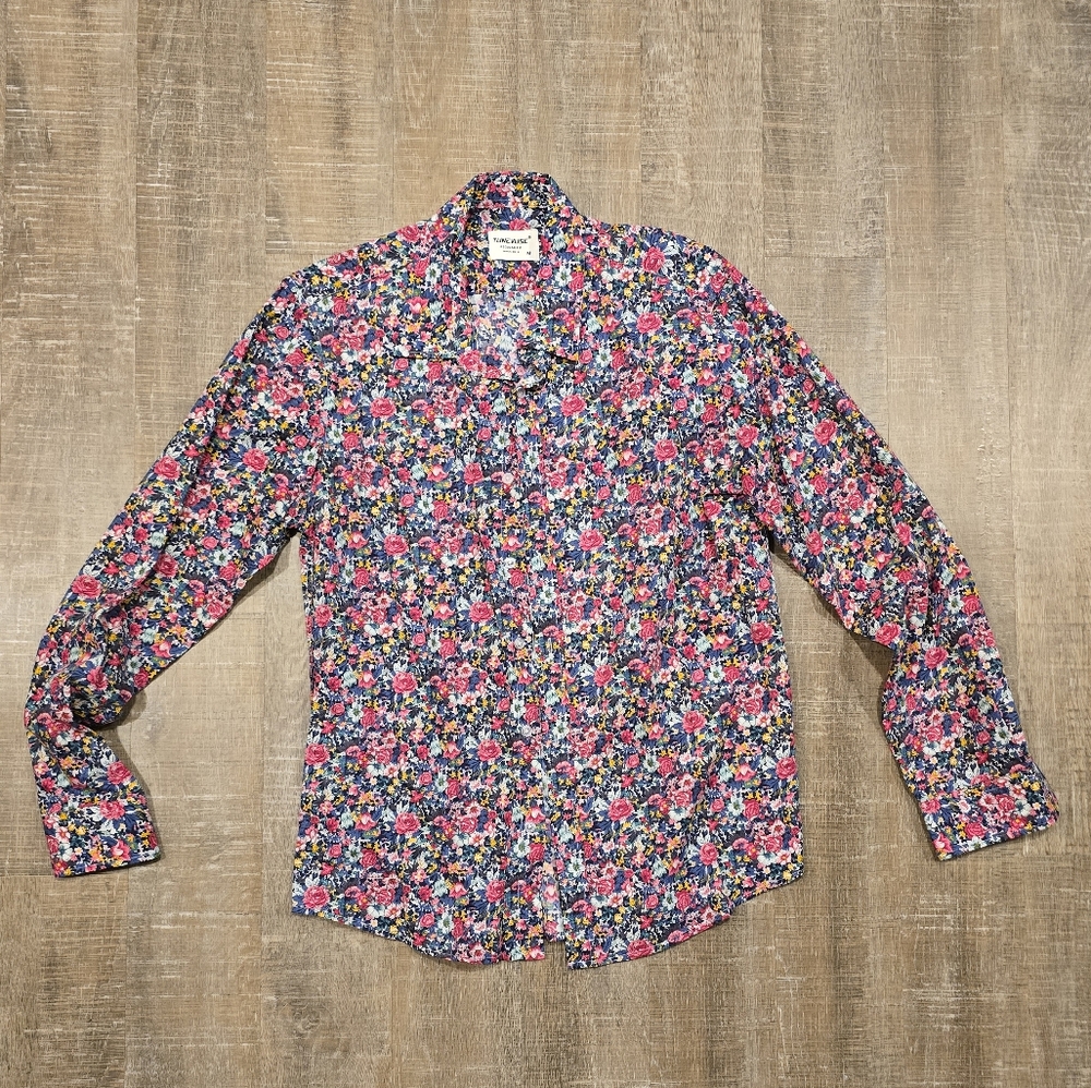 Tunevuse Floral Button-Up Shirt Medium
